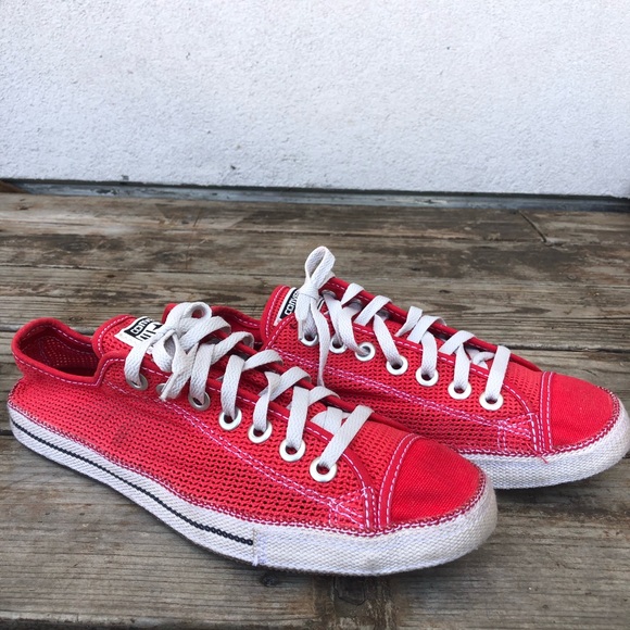 red knit converse